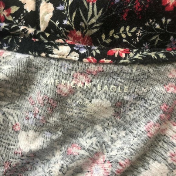 🌸2 for $15🌸 American Eagle Outfitters Knit Floral Ruffle Top - Picture 4 of 5